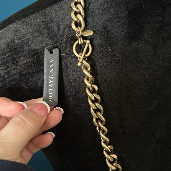 Ann Taylor Gold Coin Necklace NWT - Picture 4 of 5